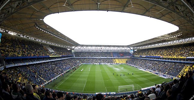 Fenerbahçeliler futbola değil artık basketbola ilgi gösteriyor