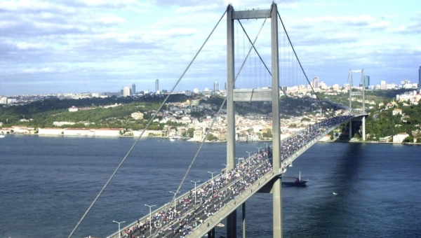 15 Temmuz Şehitler Köprüsü'nde İntihar Girişimi